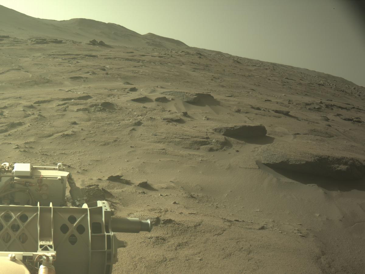 This image was taken by NAVCAM_RIGHT onboard NASA's Mars rover Perseverance on Sol 932