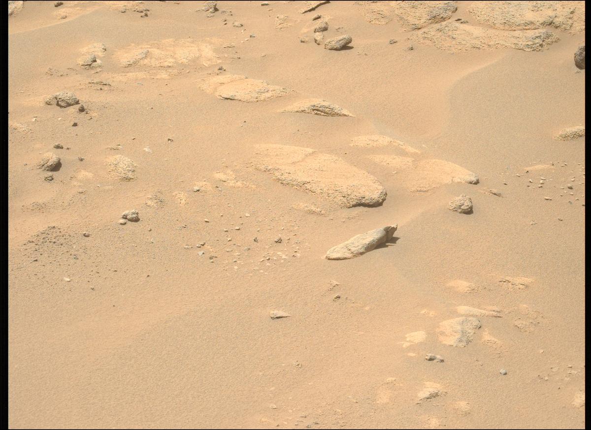This image was taken by MCZ_LEFT onboard NASA's Mars rover Perseverance on Sol 932