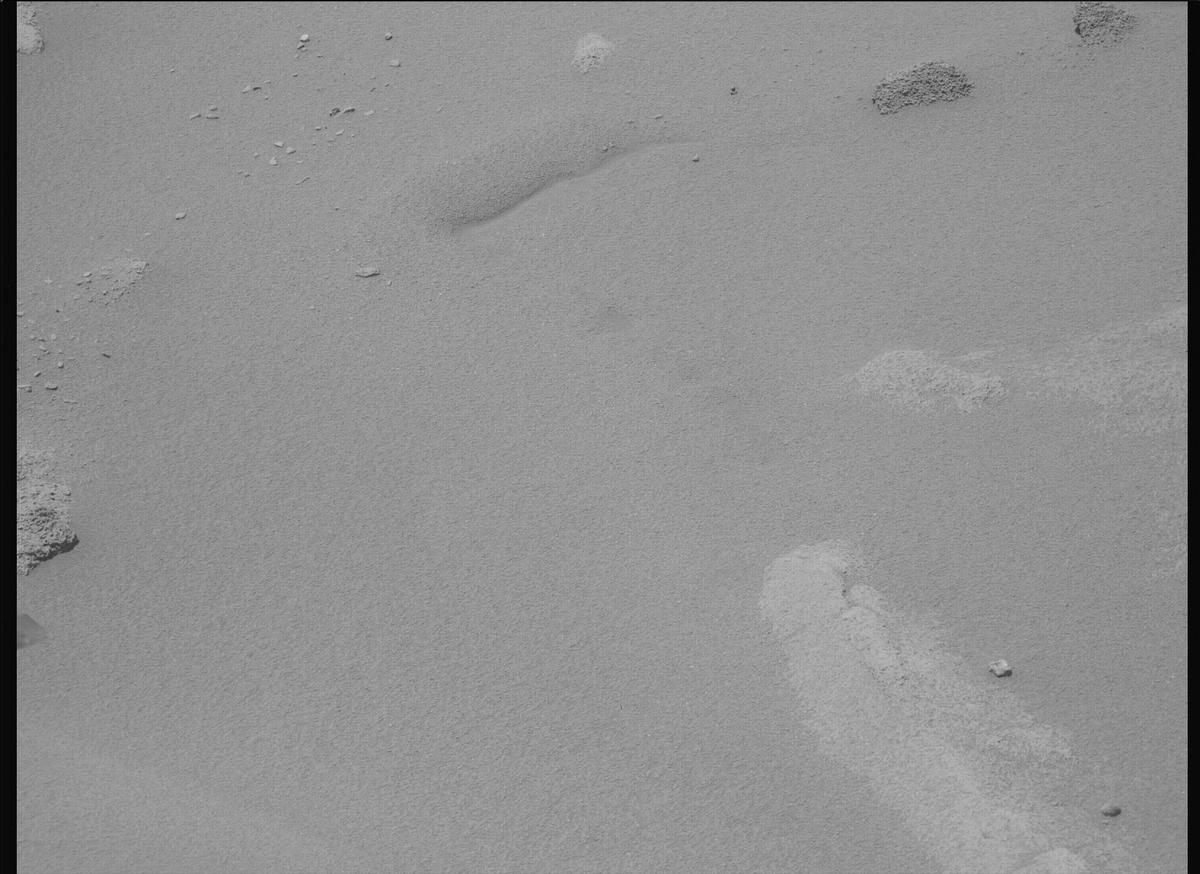 This image was taken by MCZ_LEFT onboard NASA's Mars rover Perseverance on Sol 932