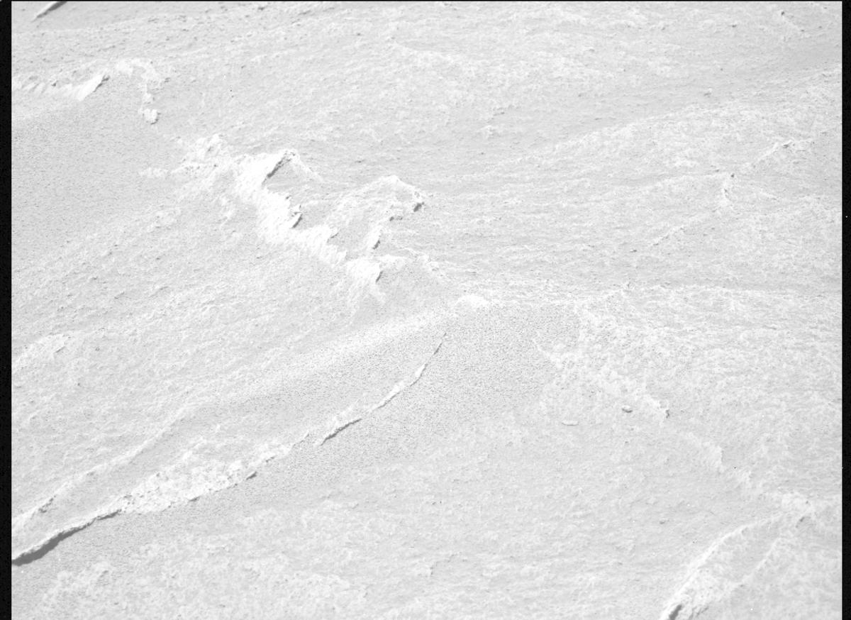 This image was taken by MCZ_LEFT onboard NASA's Mars rover Perseverance on Sol 932