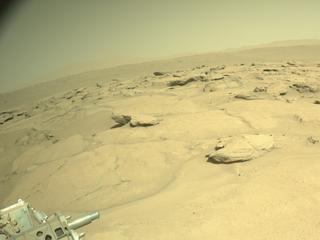 View image taken on Mars, Mars Perseverance Sol 933: Right Navigation Camera (Navcam)