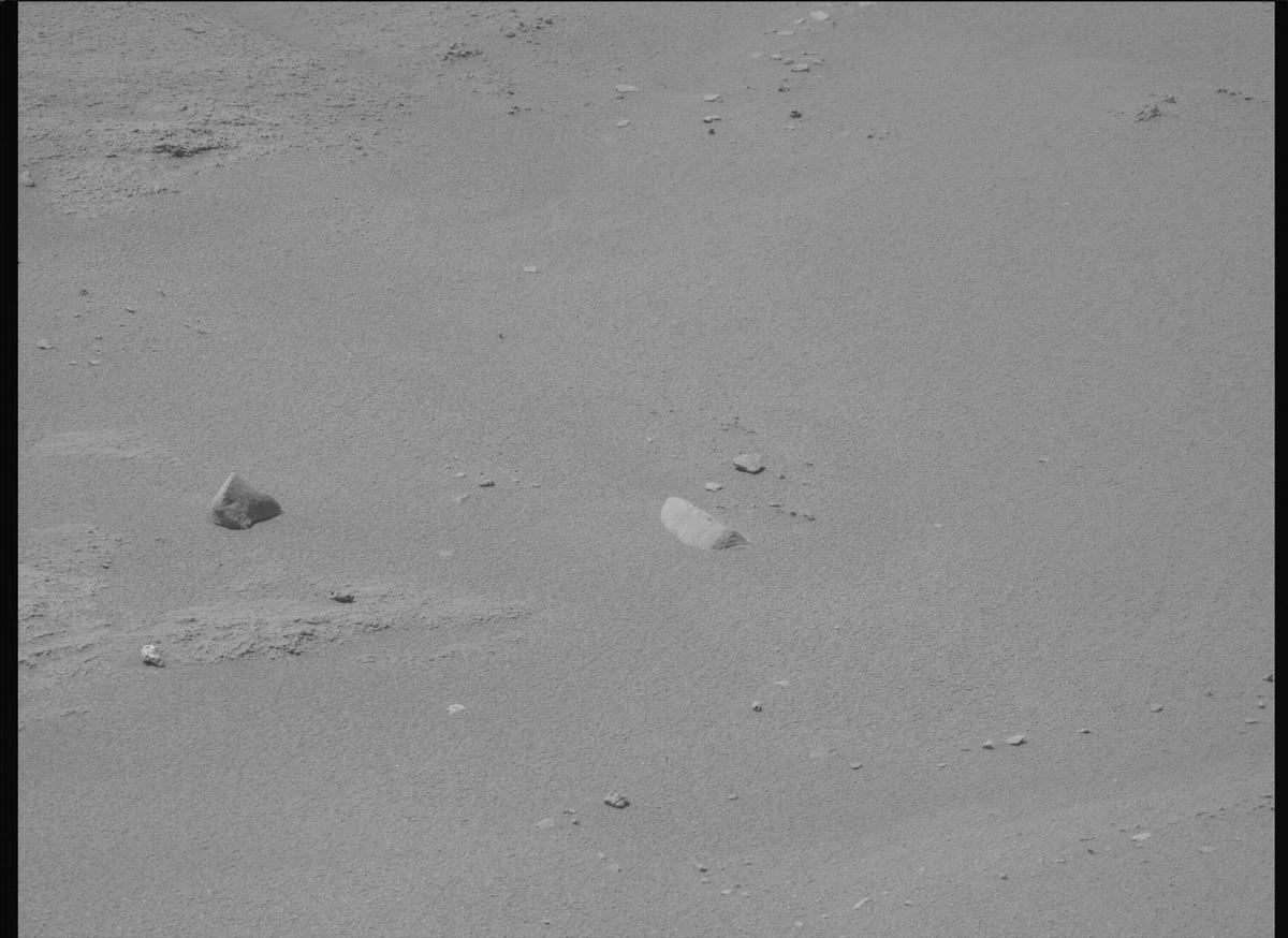 This image was taken by MCZ_LEFT onboard NASA's Mars rover Perseverance on Sol 933