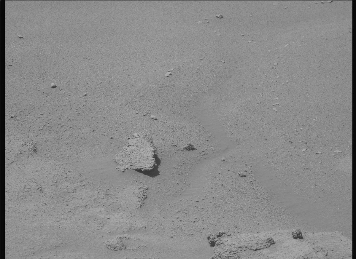 This image was taken by MCZ_LEFT onboard NASA's Mars rover Perseverance on Sol 933