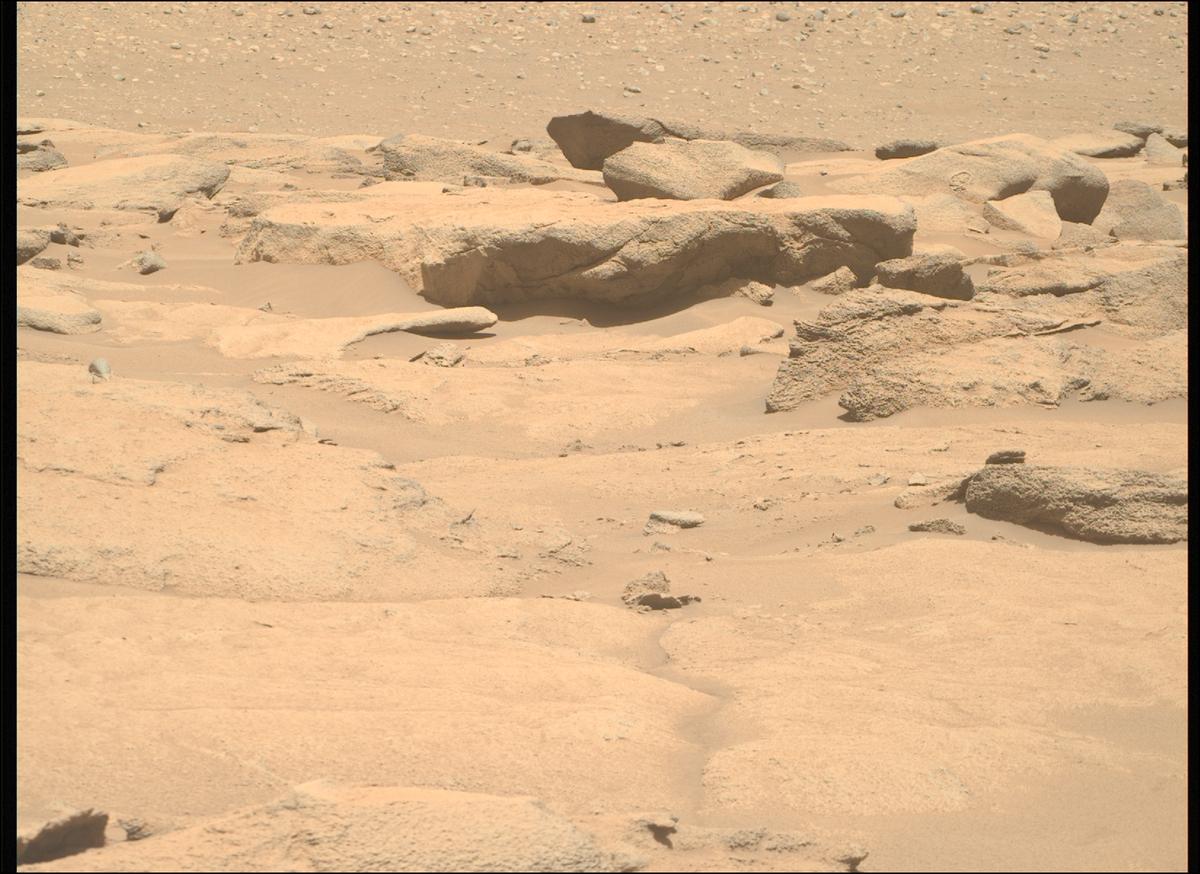 This image was taken by MCZ_RIGHT onboard NASA's Mars rover Perseverance on Sol 933