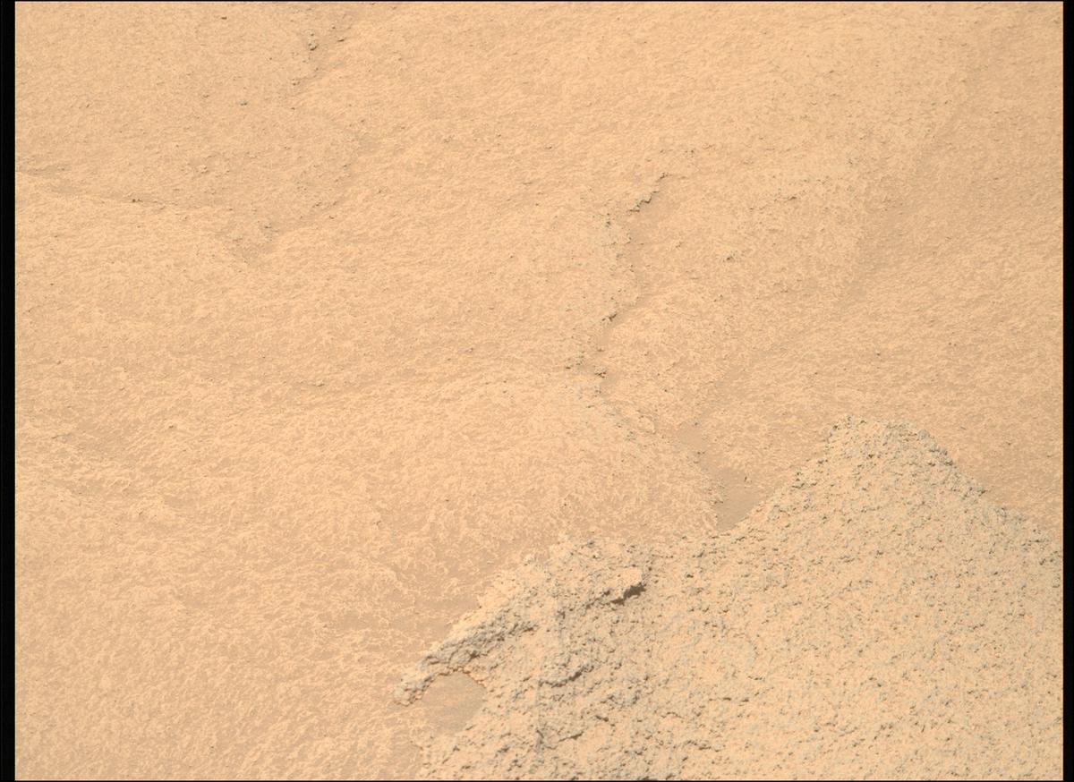 This image was taken by MCZ_RIGHT onboard NASA's Mars rover Perseverance on Sol 933