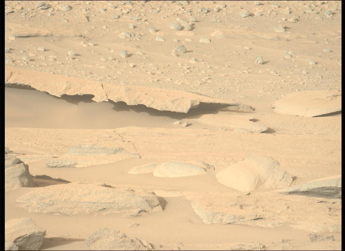 This image was taken by MCZ_LEFT onboard NASA's Mars rover Perseverance on Sol 934
