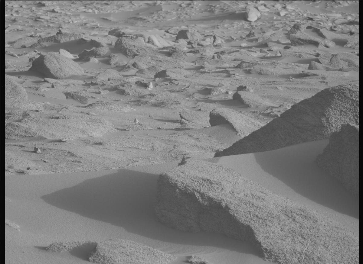 This image was taken by MCZ_LEFT onboard NASA's Mars rover Perseverance on Sol 934
