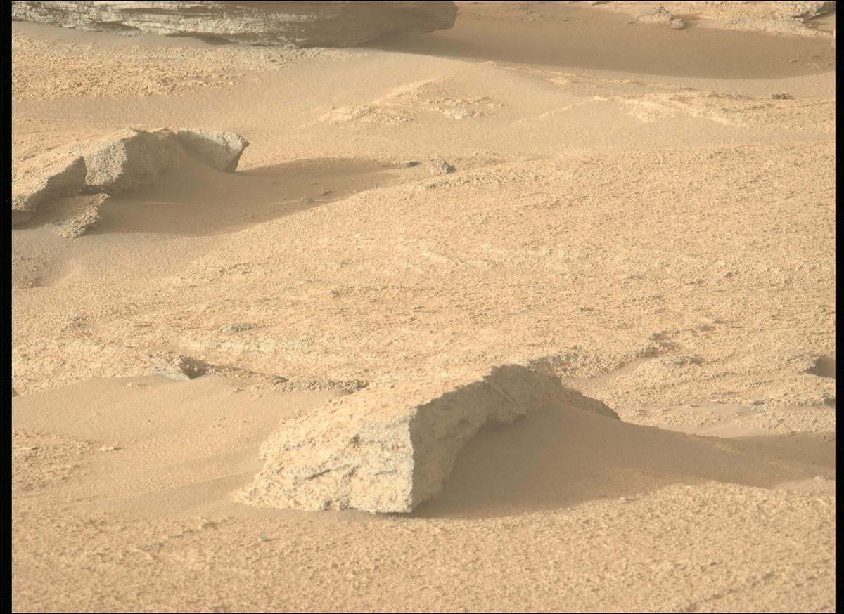 This image was taken by MCZ_LEFT onboard NASA's Mars rover Perseverance on Sol 934