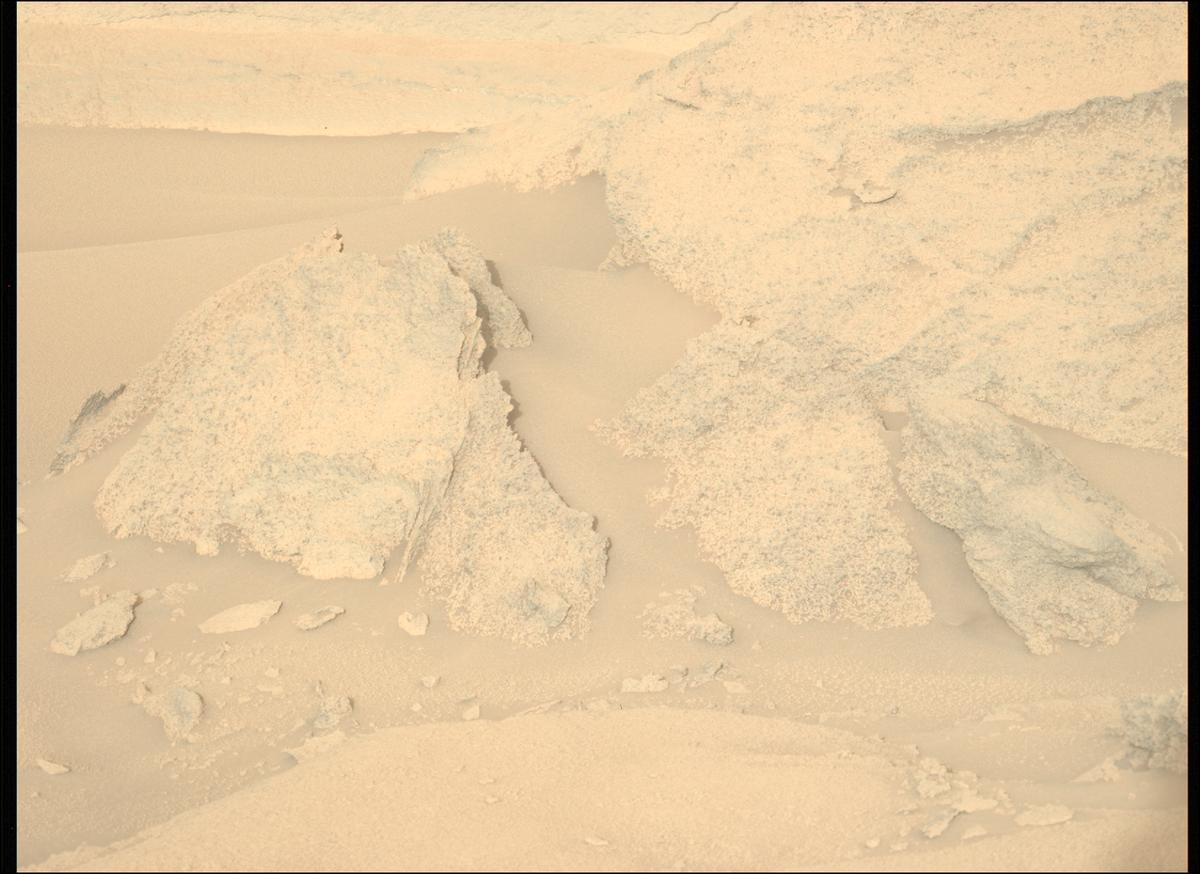 This image was taken by MCZ_LEFT onboard NASA's Mars rover Perseverance on Sol 934