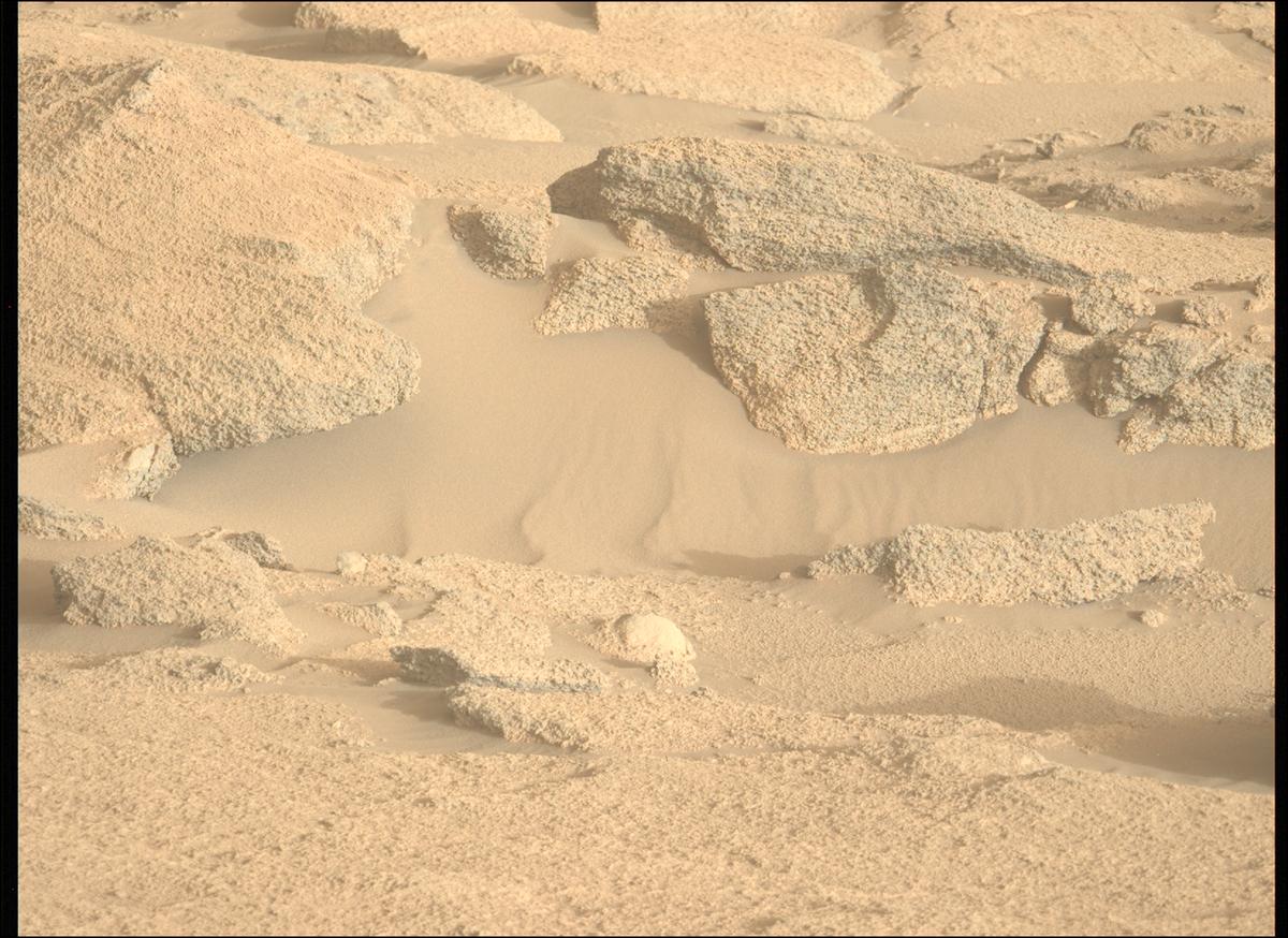 This image was taken by MCZ_LEFT onboard NASA's Mars rover Perseverance on Sol 934