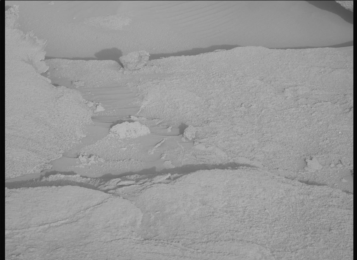 This image was taken by MCZ_LEFT onboard NASA's Mars rover Perseverance on Sol 934