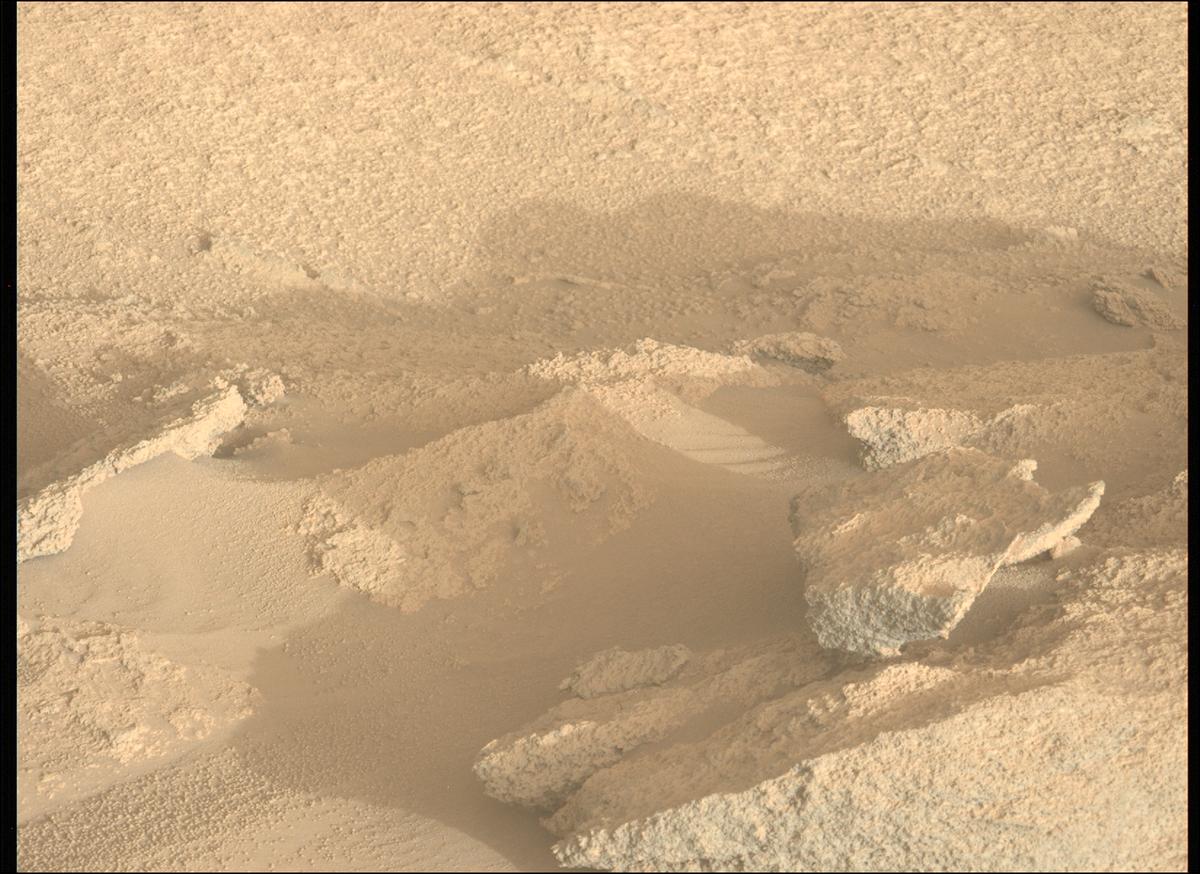 This image was taken by MCZ_LEFT onboard NASA's Mars rover Perseverance on Sol 934