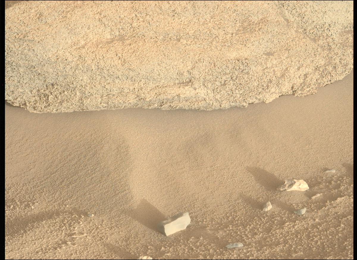 This image was taken by MCZ_LEFT onboard NASA's Mars rover Perseverance on Sol 934