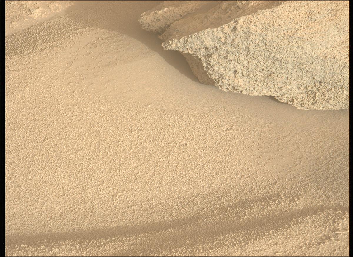 This image was taken by MCZ_LEFT onboard NASA's Mars rover Perseverance on Sol 934