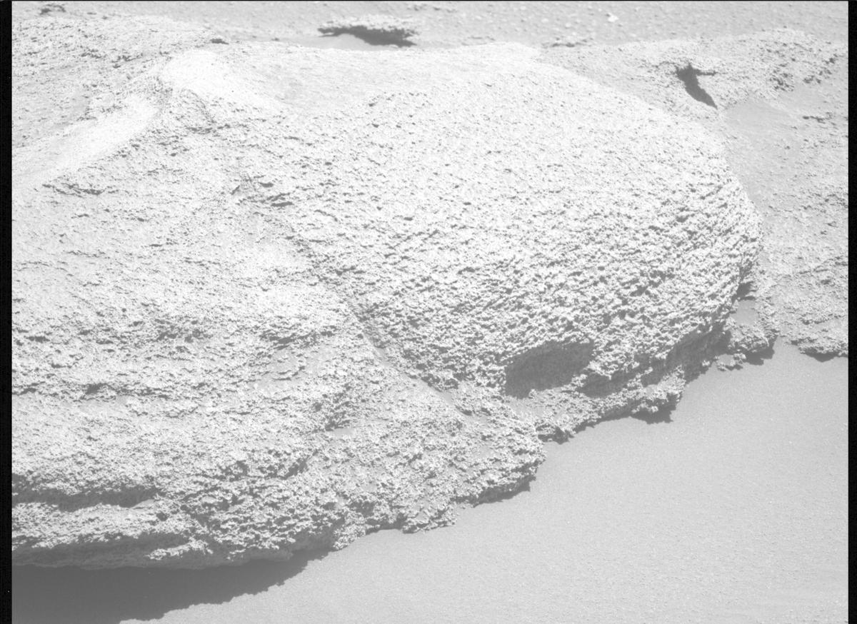 This image was taken by MCZ_LEFT onboard NASA's Mars rover Perseverance on Sol 934