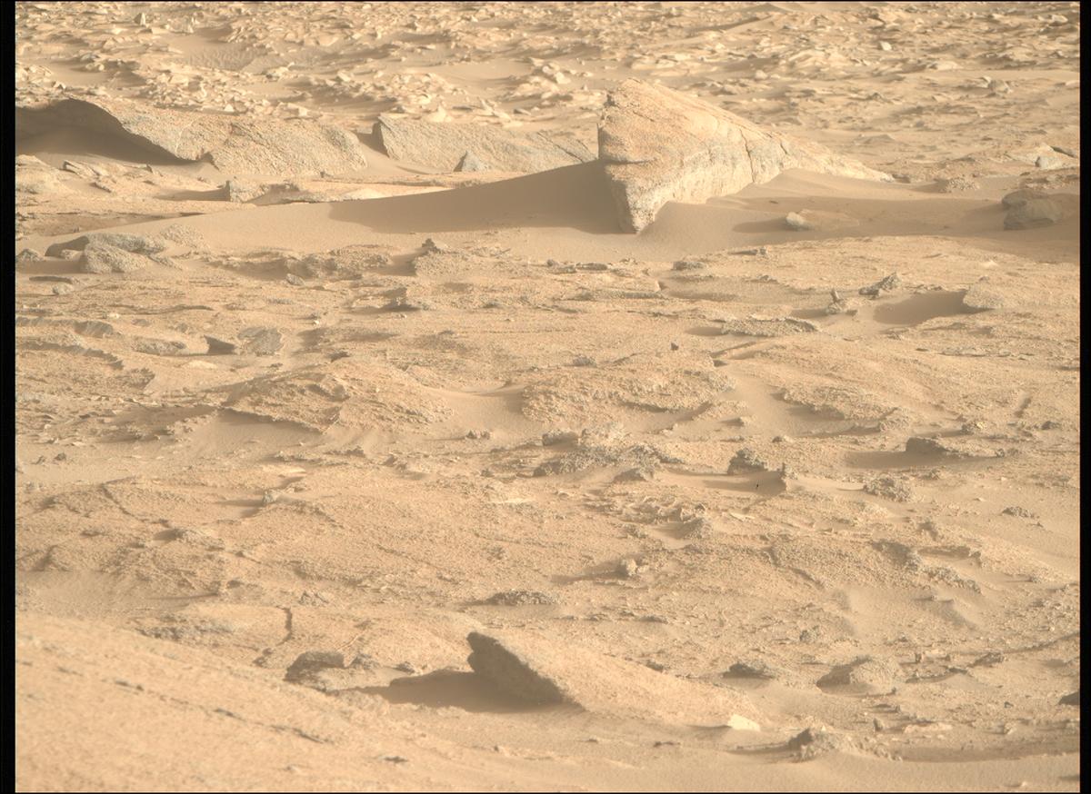 This image was taken by MCZ_RIGHT onboard NASA's Mars rover Perseverance on Sol 934