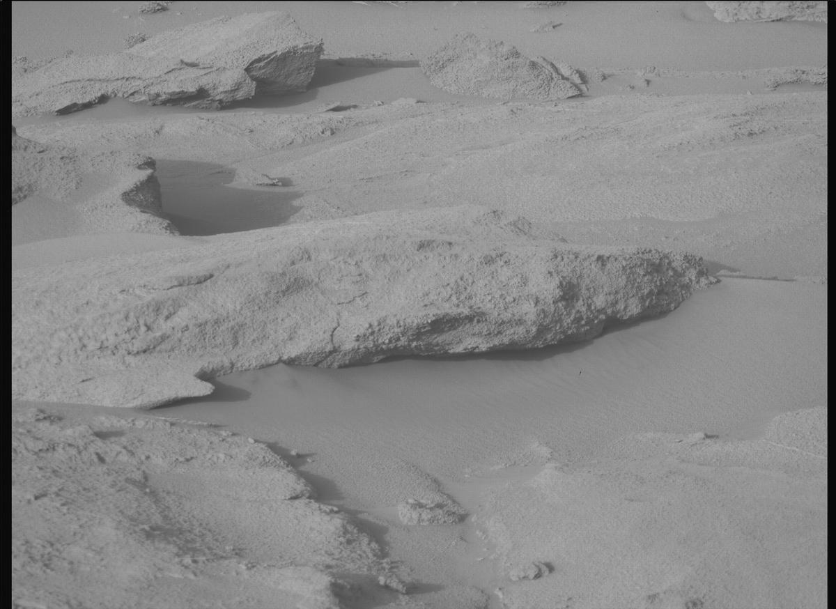 This image was taken by MCZ_RIGHT onboard NASA's Mars rover Perseverance on Sol 934
