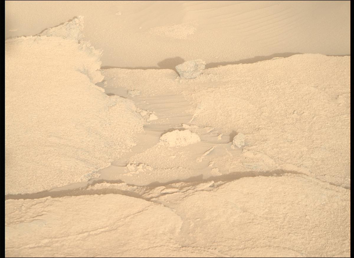 This image was taken by MCZ_RIGHT onboard NASA's Mars rover Perseverance on Sol 934