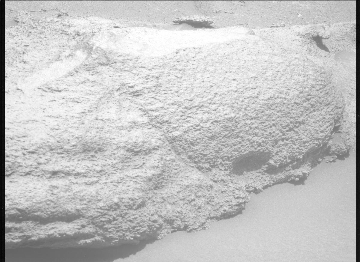 This image was taken by MCZ_RIGHT onboard NASA's Mars rover Perseverance on Sol 934