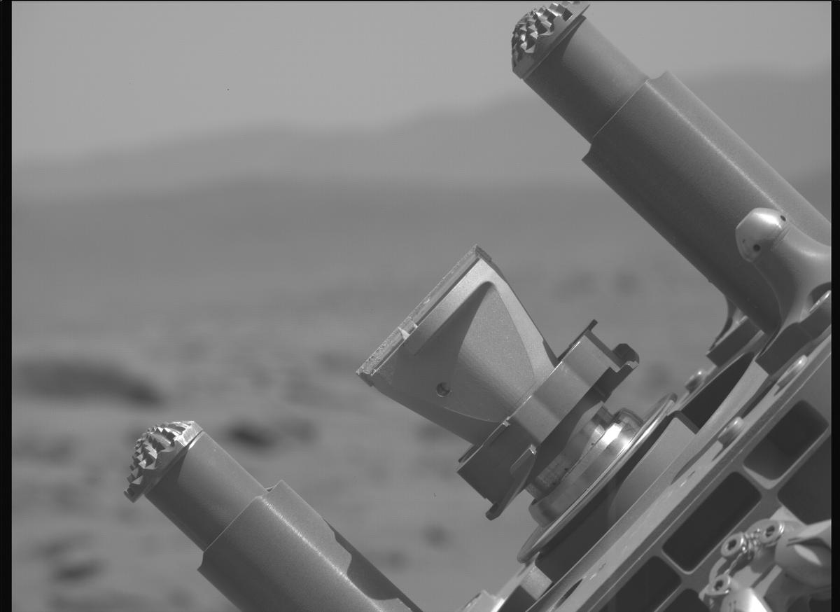 This image was taken by MCZ_LEFT onboard NASA's Mars rover Perseverance on Sol 935