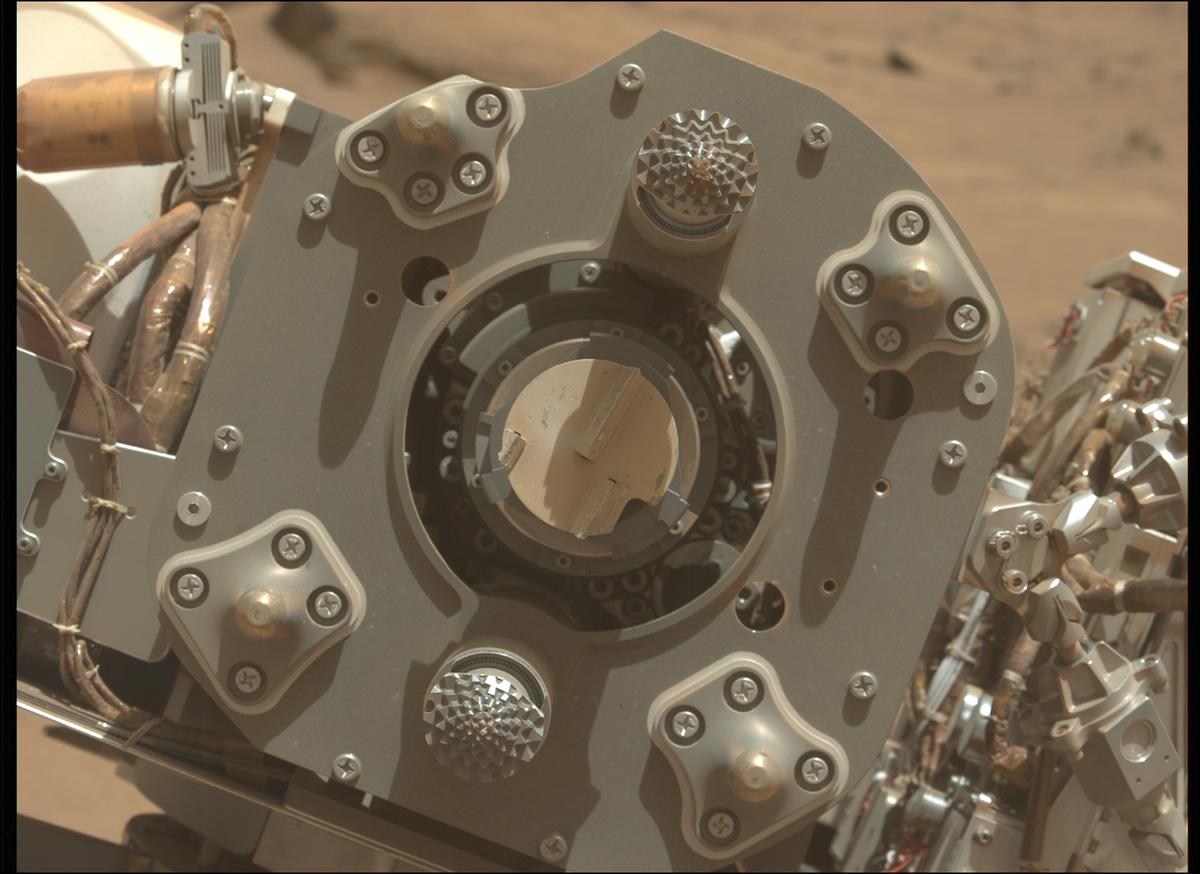This image was taken by MCZ_LEFT onboard NASA's Mars rover Perseverance on Sol 935