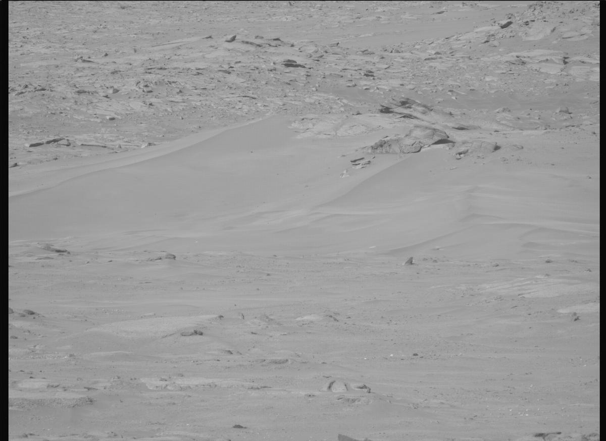 This image was taken by MCZ_LEFT onboard NASA's Mars rover Perseverance on Sol 936