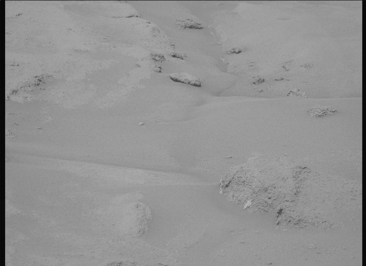 This image was taken by MCZ_LEFT onboard NASA's Mars rover Perseverance on Sol 940