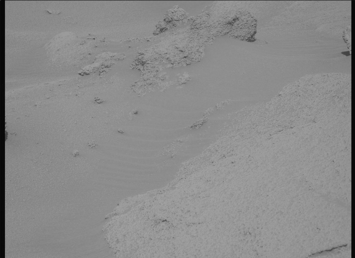 This image was taken by MCZ_LEFT onboard NASA's Mars rover Perseverance on Sol 940
