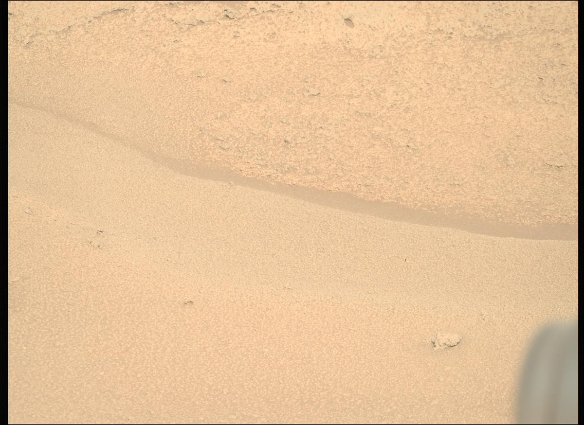This image was taken by MCZ_RIGHT onboard NASA's Mars rover Perseverance on Sol 940