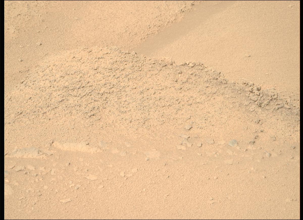 This image was taken by MCZ_RIGHT onboard NASA's Mars rover Perseverance on Sol 940