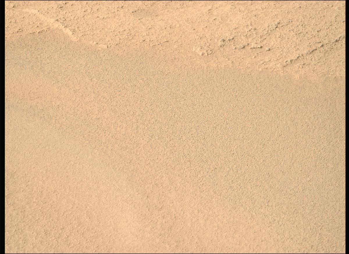 This image was taken by MCZ_RIGHT onboard NASA's Mars rover Perseverance on Sol 940