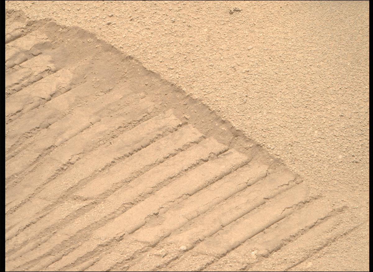 This image was taken by MCZ_RIGHT onboard NASA's Mars rover Perseverance on Sol 942