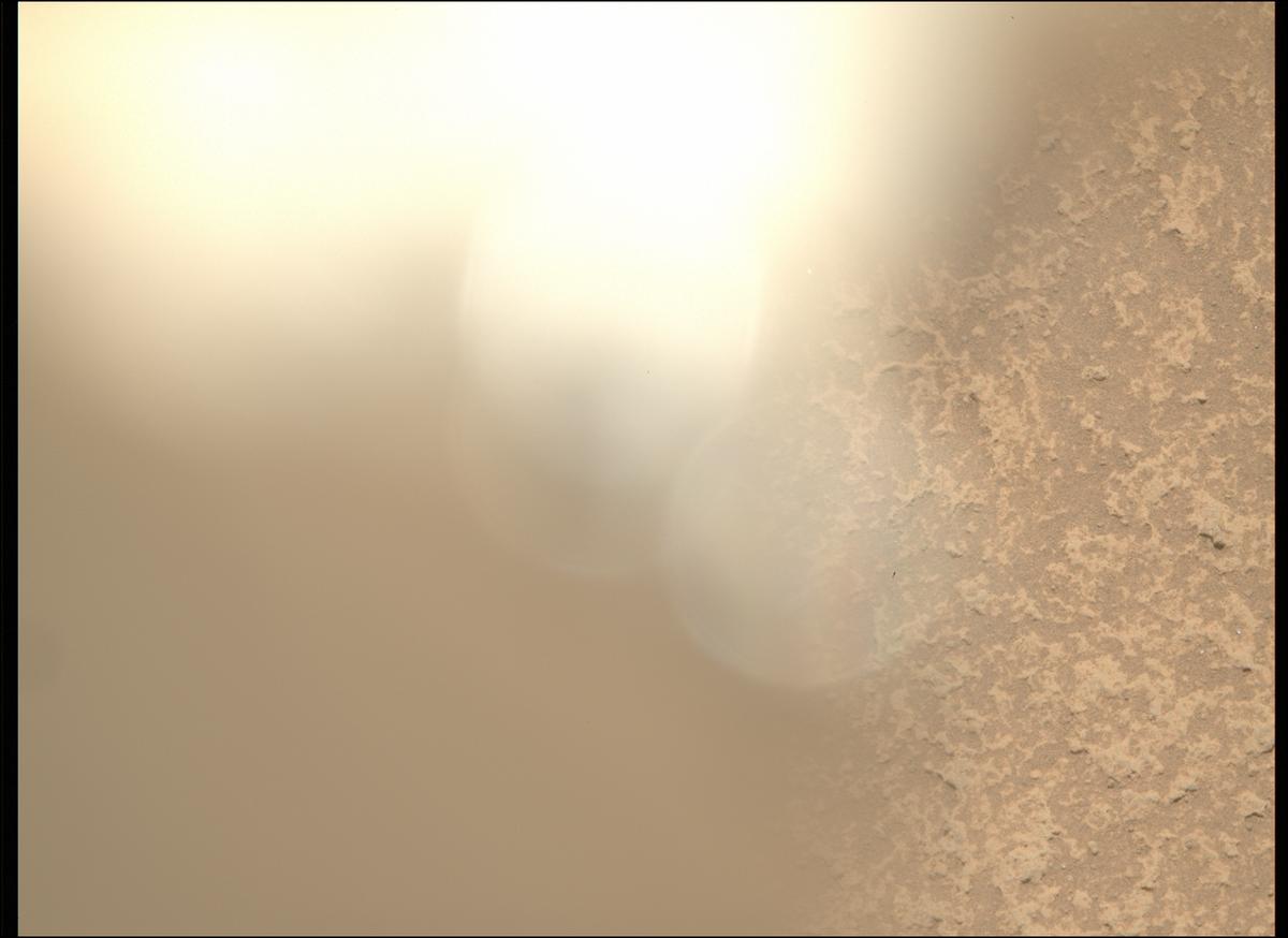 This image was taken by MCZ_RIGHT onboard NASA's Mars rover Perseverance on Sol 942