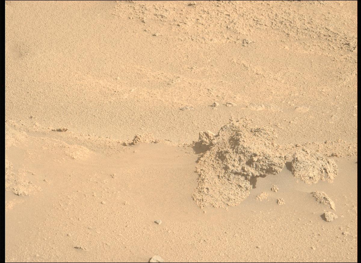 This image was taken by MCZ_LEFT onboard NASA's Mars rover Perseverance on Sol 943