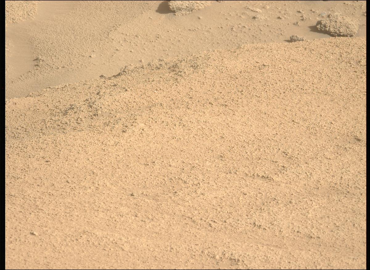 This image was taken by MCZ_LEFT onboard NASA's Mars rover Perseverance on Sol 943