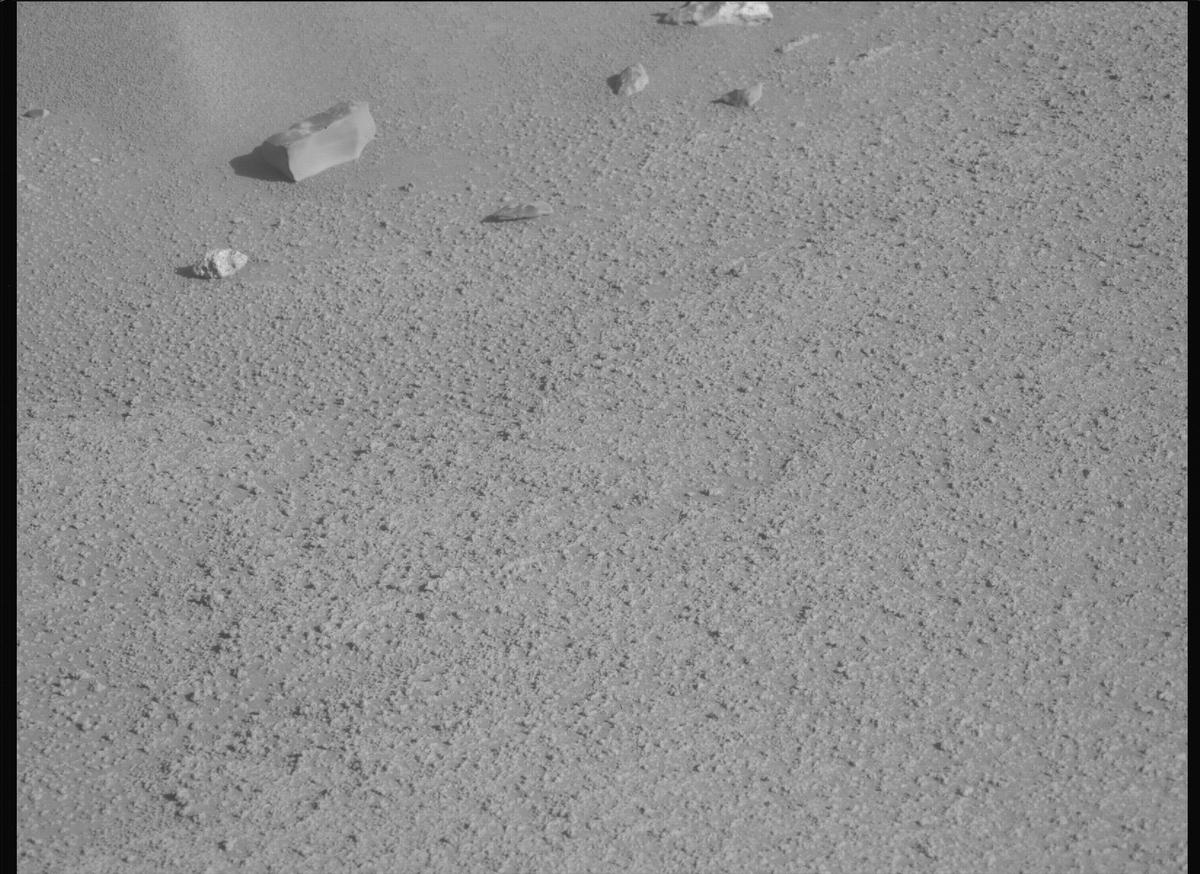 This image was taken by MCZ_LEFT onboard NASA's Mars rover Perseverance on Sol 943