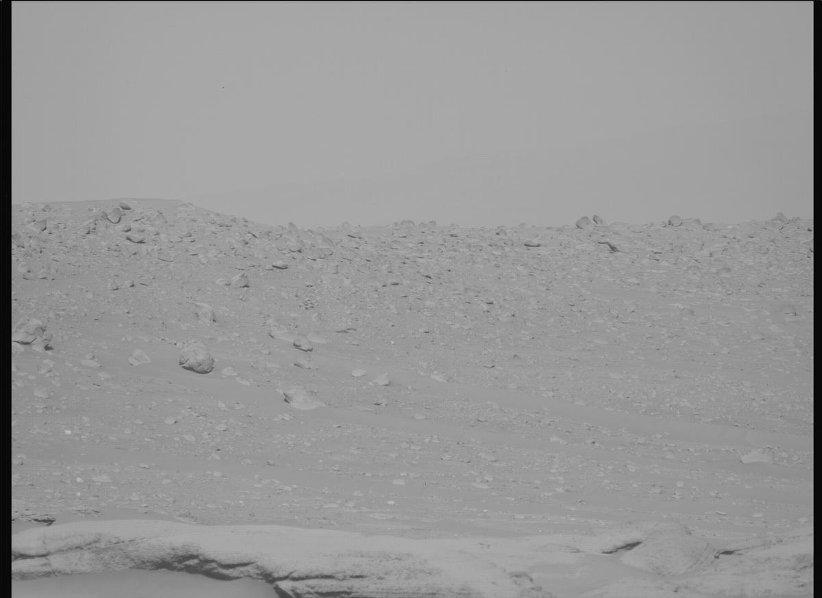 This image was taken by MCZ_LEFT onboard NASA's Mars rover Perseverance on Sol 943