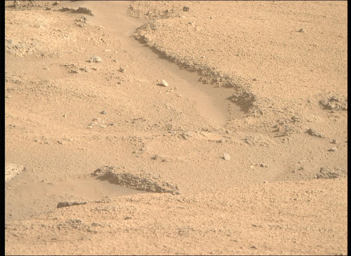 This image was taken by MCZ_RIGHT onboard NASA's Mars rover Perseverance on Sol 943