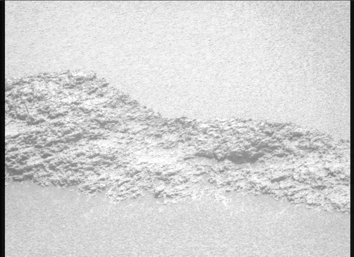 This image was taken by MCZ_RIGHT onboard NASA's Mars rover Perseverance on Sol 943