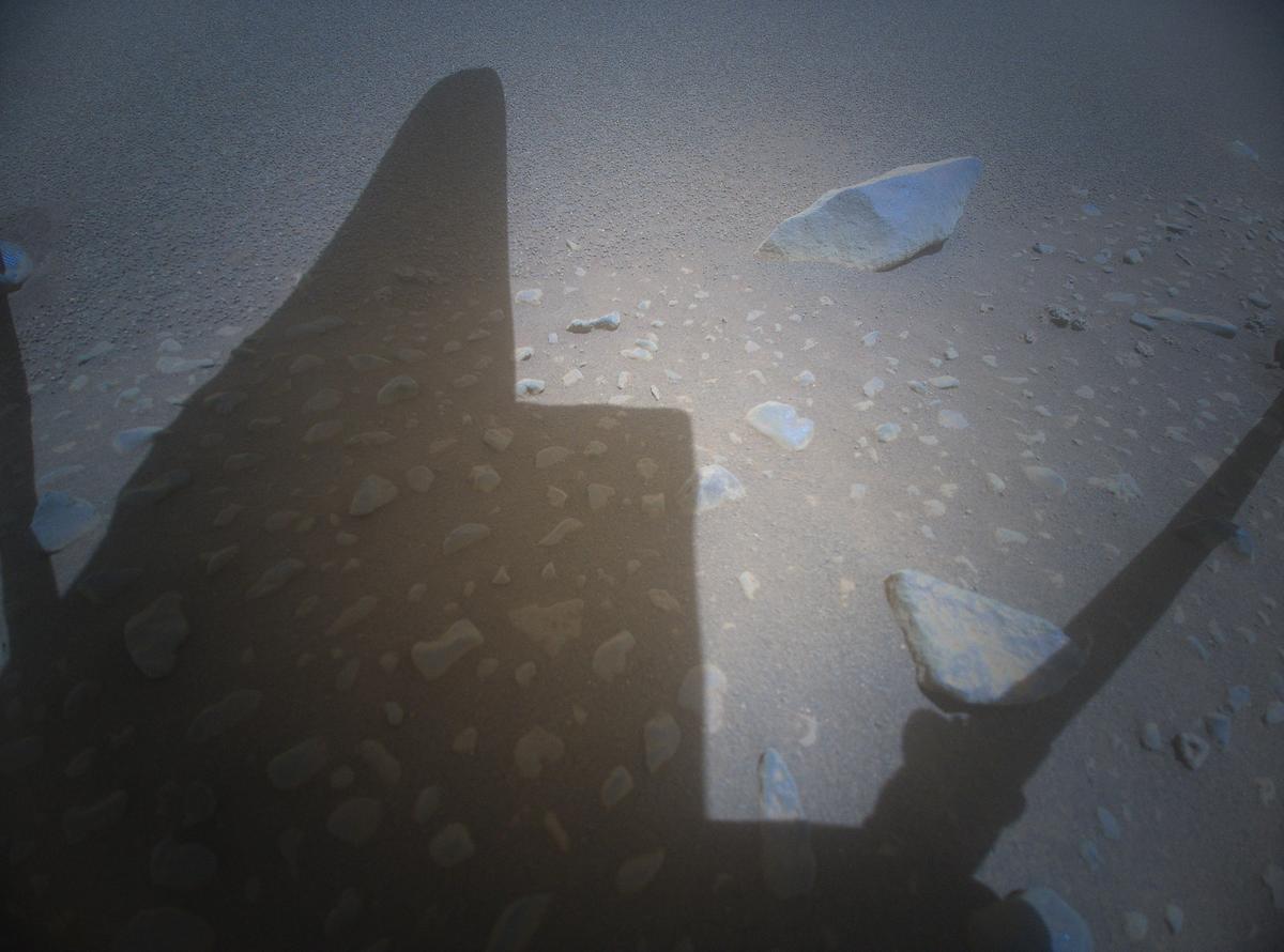 This image was taken by HELI_RTE onboard NASA's Mars rover Perseverance on Sol 945