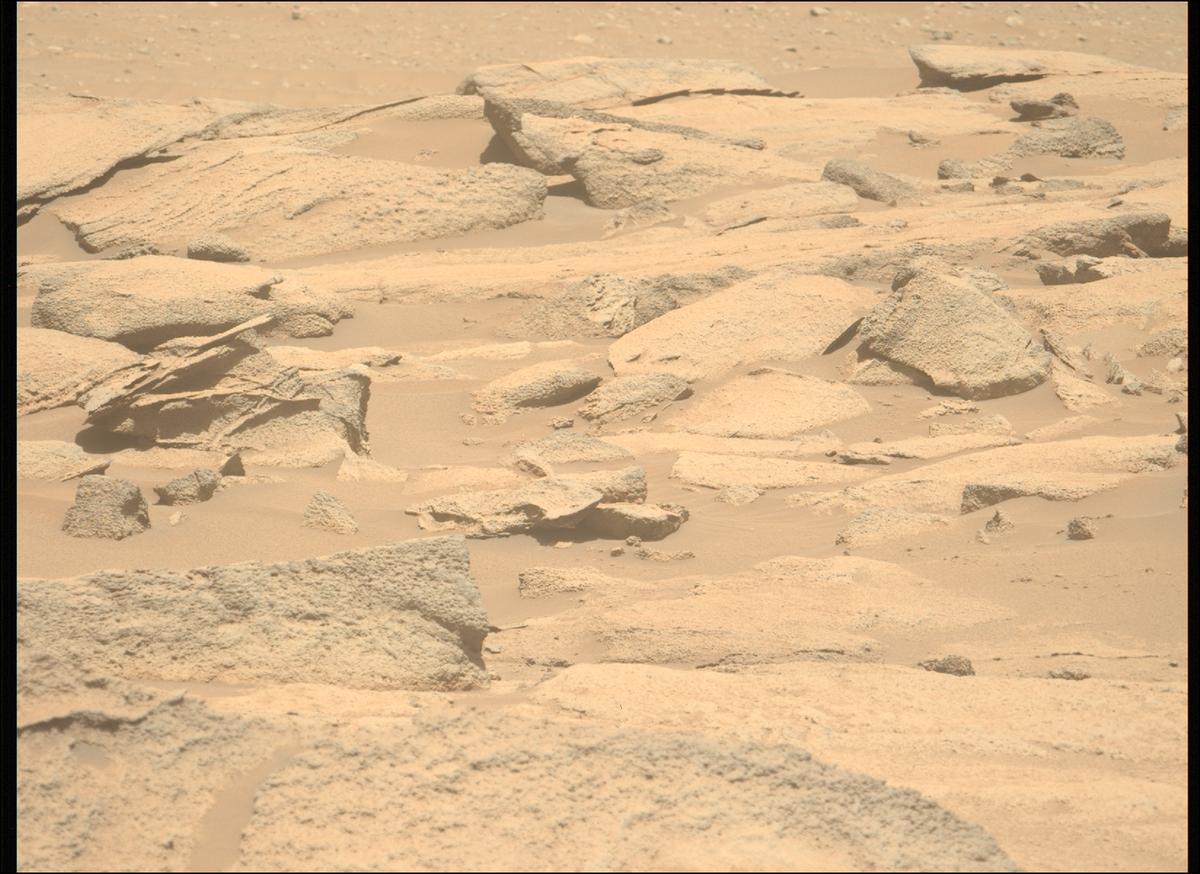 This image was taken by MCZ_LEFT onboard NASA's Mars rover Perseverance on Sol 945