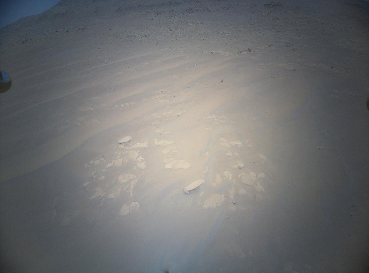 This image was taken by HELI_RTE onboard NASA's Mars rover Perseverance on Sol 947