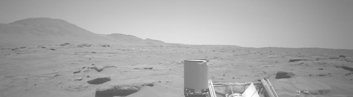 This image was taken by NAVCAM_LEFT onboard NASA's Mars rover Perseverance on Sol 947