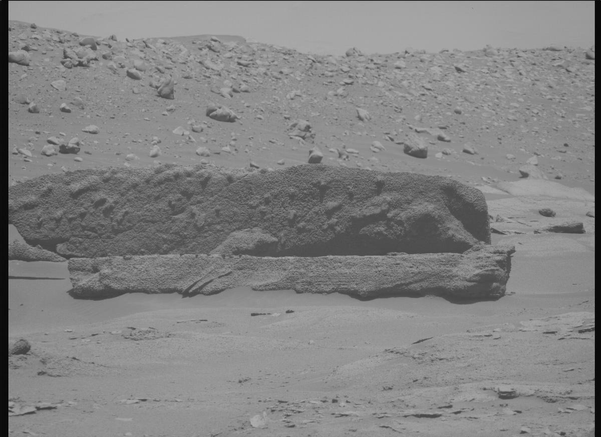 This image was taken by MCZ_RIGHT onboard NASA's Mars rover Perseverance on Sol 950