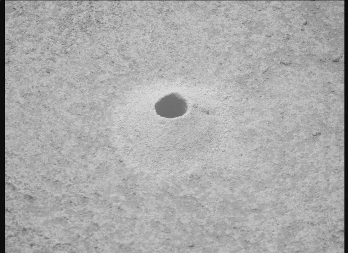 This image was taken by MCZ_RIGHT onboard NASA's Mars rover Perseverance on Sol 950