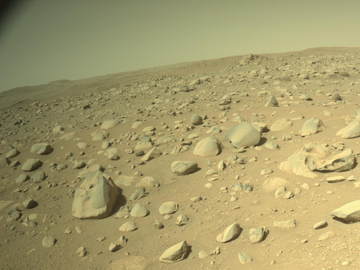 This image was taken by NAVCAM_RIGHT onboard NASA's Mars rover Perseverance on Sol 952
