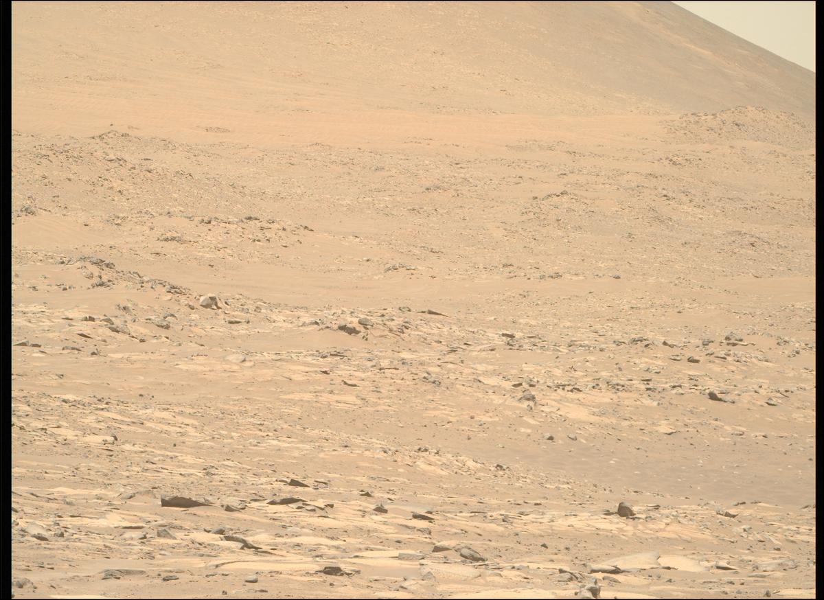 This image was taken by MCZ_RIGHT onboard NASA's Mars rover Perseverance on Sol 952
