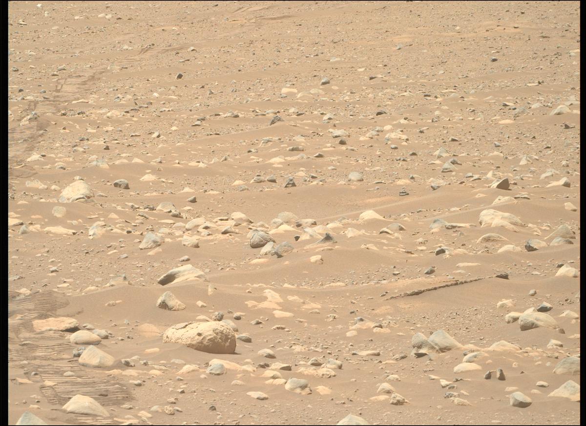 This image was taken by MCZ_RIGHT onboard NASA's Mars rover Perseverance on Sol 952