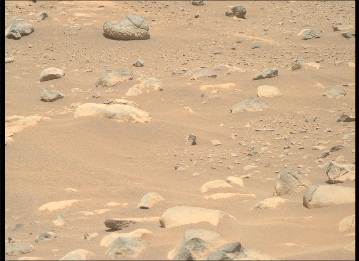This image was taken by MCZ_RIGHT onboard NASA's Mars rover Perseverance on Sol 952