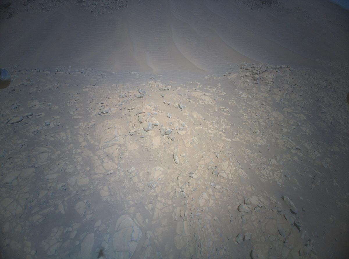 This image was taken by HELI_RTE onboard NASA's Mars rover Perseverance on Sol 955